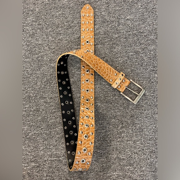 Accessories - Tan Croc Embossed Studded Belt 43” Silver Grommet Western Y2K Boho Statement